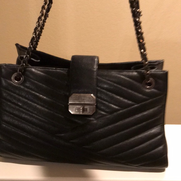 Authentic Chanel handbag brand new been carried 4 or 5 times. (Price drop) - Picture 4 of 9